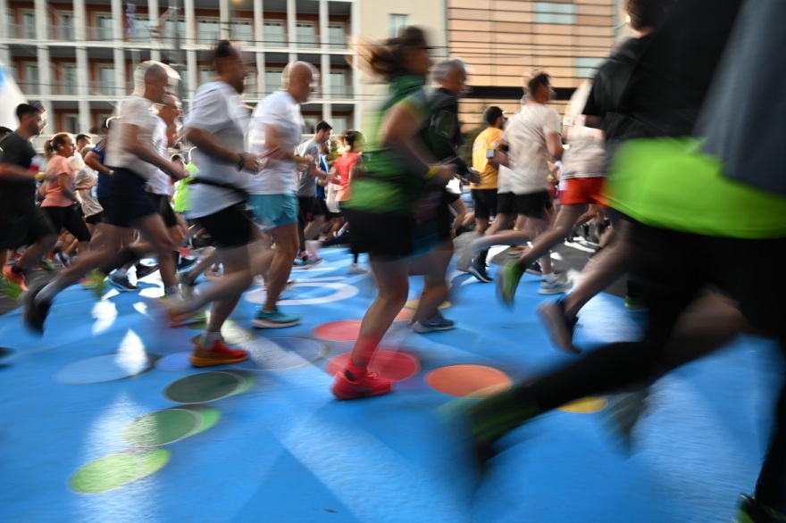 40ος Μαραθώνιος: Χιλιάδες δρομείς κατέκλυσαν την Αθήνα για τα 10 χλμ - Δείτε φωτογραφίες