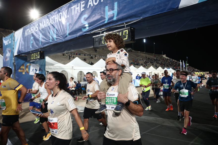 40ος Μαραθώνιος: 20.000 κόσμου έτρεξε στα 10 χλμ - Σταμούλης και Μαρινάκου οι νικητές, δείτε βίντεο και φωτογραφίες