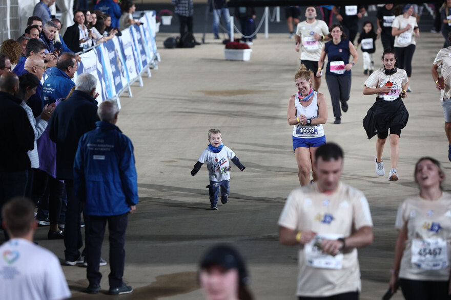 40ος Μαραθώνιος: 20.000 κόσμου έτρεξε στα 10 χλμ - Σταμούλης και Μαρινάκου οι νικητές, δείτε βίντεο και φωτογραφίες