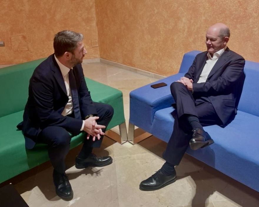 Συνάντηση Σολτς - Ανδρουλάκη στη Μάλαγα