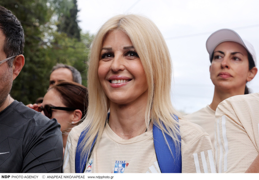 Μαραθώνιος: Κώστας Μπακογιάννης, Αντιγόνη Ντρισμπιώτη και Άγγελος Μπασινάς έτρεξαν στα 5 χλμ.