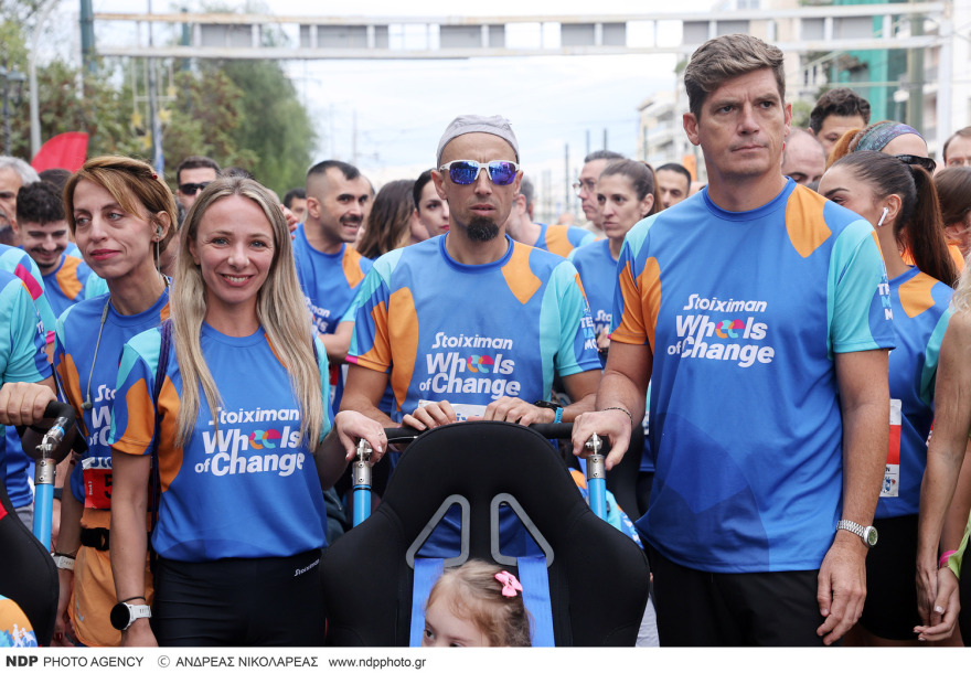 Μαραθώνιος: Κώστας Μπακογιάννης, Αντιγόνη Ντρισμπιώτη και Άγγελος Μπασινάς έτρεξαν στα 5 χλμ.