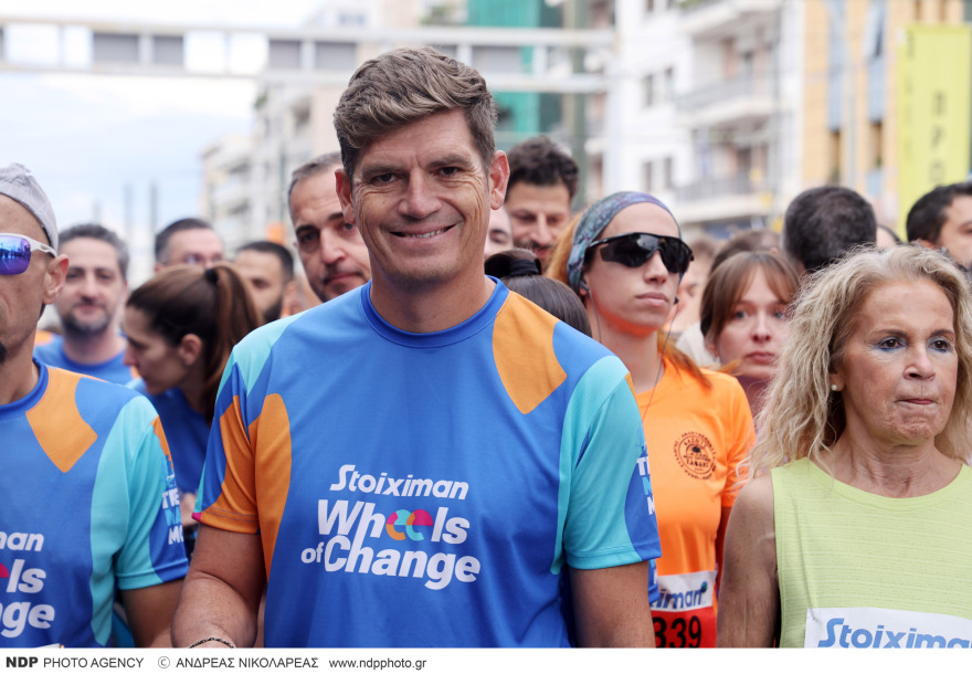 Μαραθώνιος: Κώστας Μπακογιάννης, Αντιγόνη Ντρισμπιώτη και Άγγελος Μπασινάς έτρεξαν στα 5 χλμ.