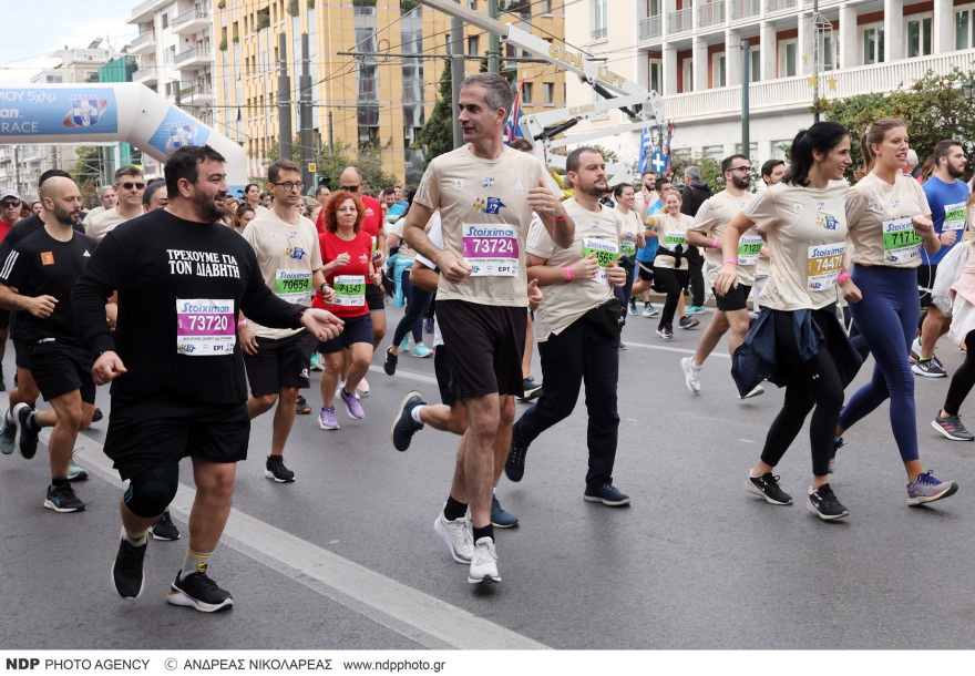 Μαραθώνιος: Κώστας Μπακογιάννης, Αντιγόνη Ντρισμπιώτη και Άγγελος Μπασινάς έτρεξαν στα 5 χλμ.