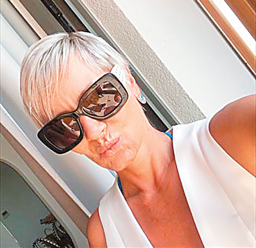 Ο πόλεμος των Τράγκα συνεχίζεται - Η Μαρία Καρρά πουλάει τη Ferrari, θα κυκλοφορεί με την... Bentley