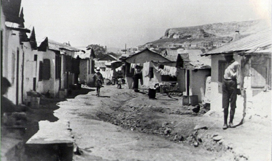 Η εγκατάσταση των προσφύγων στην Αθήνα, τον Πειραιά και την υπόλοιπη Ελλάδα μετά τη μικρασιατική καταστροφή