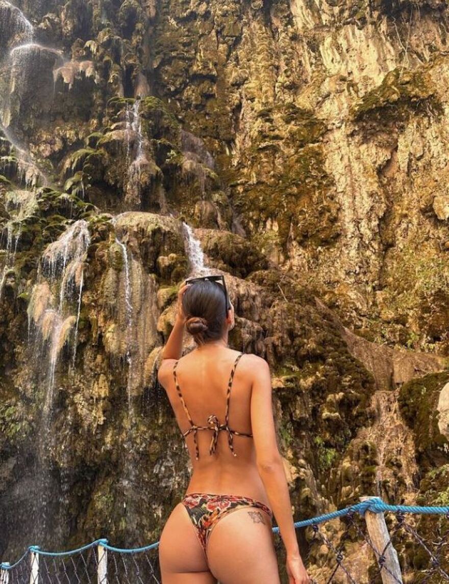 Τζοάνα Σανθ: «Εθισμένη» στο γυμνό η σύζυγος του Ντάνι Άλβες - Φωτογραφίες 