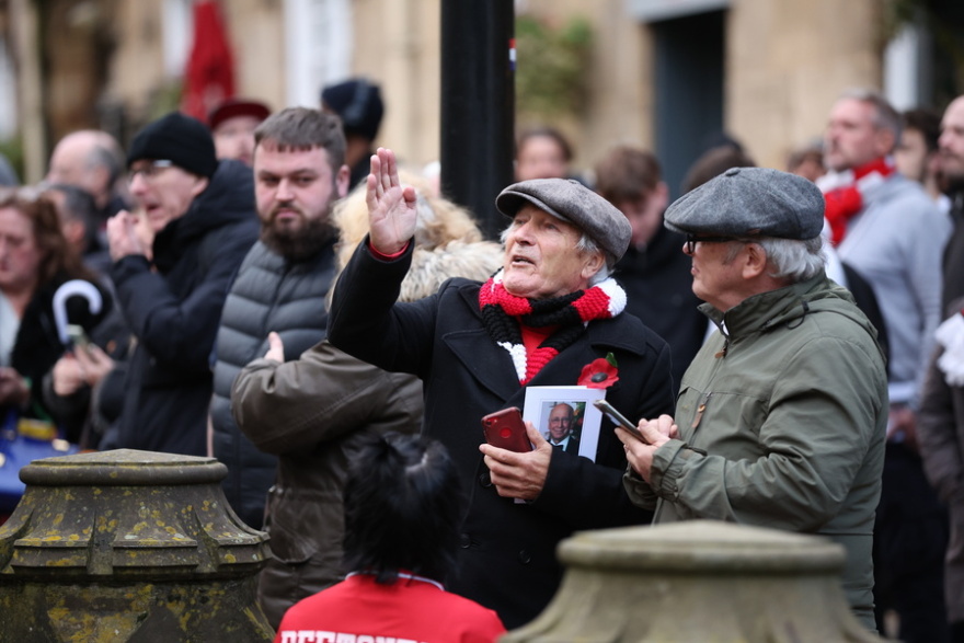 Μπόμπι Τσάρλτον: Το ποδόσφαιρο αποχαιρέτησε τον θρύλο της Μάνστεστερ Γιουνάιτεντ