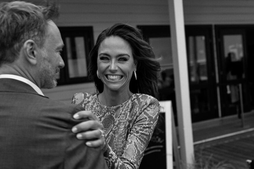 Φράνκα Λέφελντ: Σύζυγος του Γερμανού υπουργού Οικονομικών η δημοσιογράφος που συντόνισε τη συζήτηση Μητσοτάκη - Μερτς