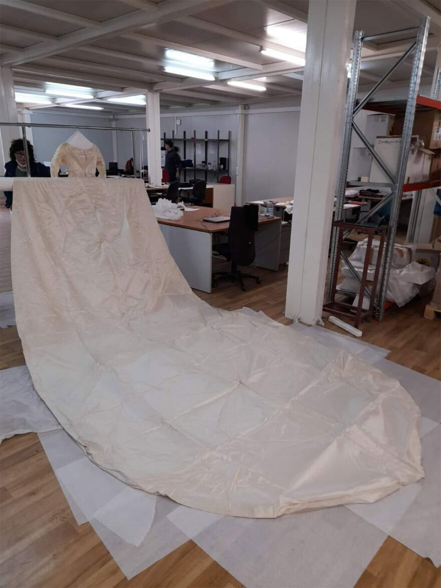 Το royal νυφικό της Άννας Μαρίας βλέπει ξανά το φως της ημέρας 59χρονια μετά τον γάμο της με τον τέως βασιλιά Κωνσταντίνο