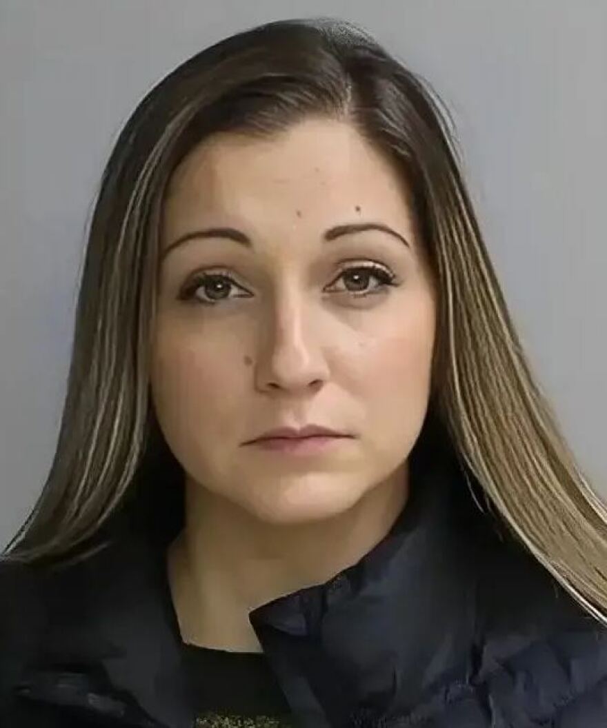 ΗΠΑ: 35χρονη σύμβουλος σταδιοδρομίας κατηγορείται για επανειλημμένη σεξουαλική κακοποίηση 14χρονου