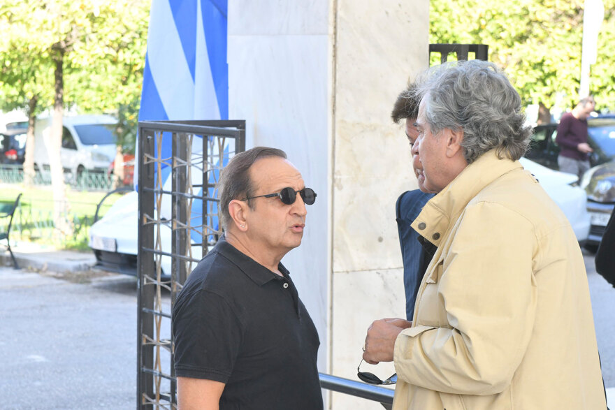 Σπύρος Φωκάς: Το τελευταίο «αντίο» στον σπουδαίο ηθοποιό - Στα λευκά η σύζυγός του, Λίλιαν