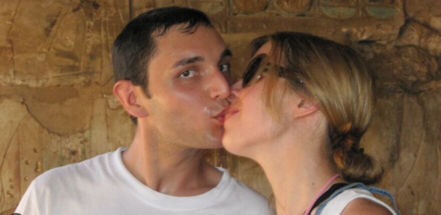 Παχύσαρκος δολοφόνος που μαχαίρωσε τη φίλη του 57 φορές αποφυλακίστηκε για να κάνει δίαιτα στο σπίτι του