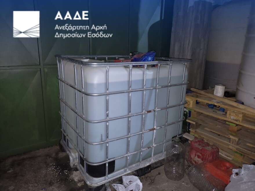 ΑΑΔΕ: Κατάσχεση 23 χιλιάδων λίτρων παράνομης και επικίνδυνης τσικουδιάς στο Ηράκλειο Κρήτης