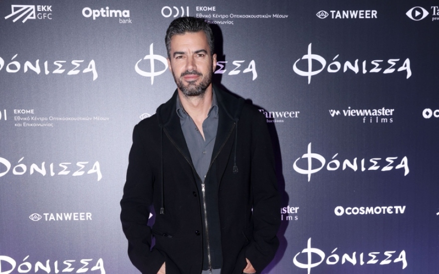 Καρυοφυλλιά Καραμπέτη: Η λαμπερή εμφάνισή της στην πρεμιέρα της «Φόνισσας»