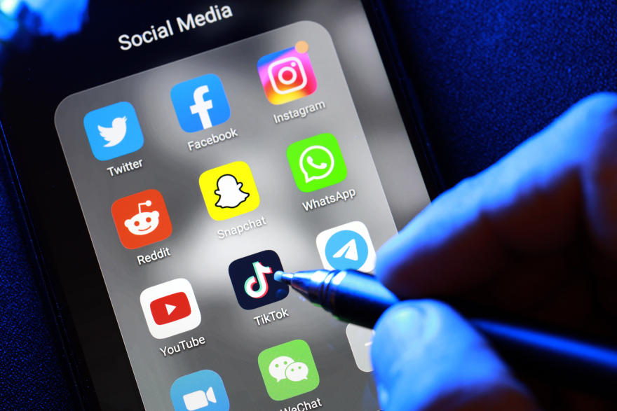 Το φαινόμενο της ισοπέδωσης - Πώς οι αλγόριθμοι των μέσων κοινωνικής δικτύωσης διαμορφώνουν τον πολιτιστικό διάλογο