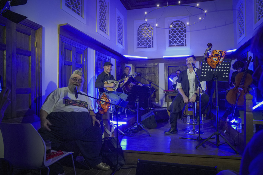 Σταμάτης Κραουνάκης: Παρουσίασε τα νέα λαϊκά τραγούδια που έγραψε για τον Χρήστο Γεροντίδη