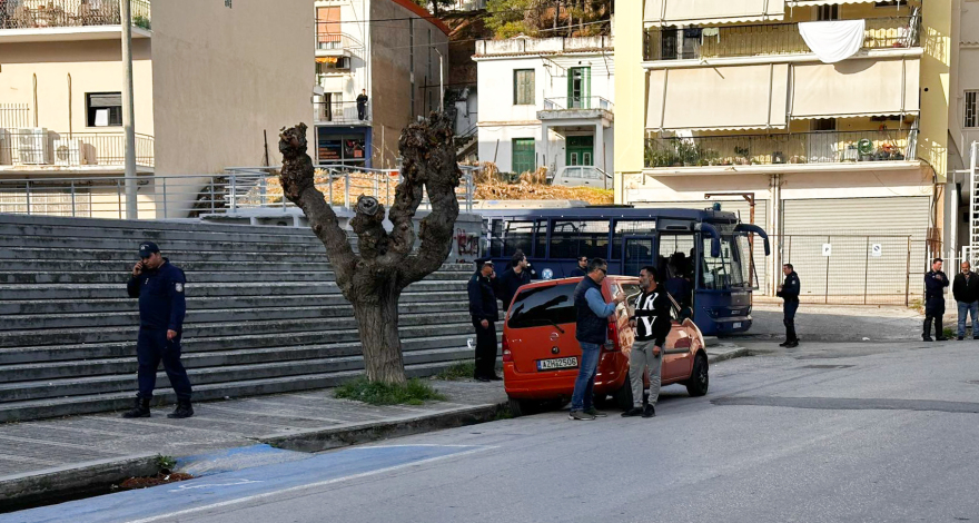 Βοιωτία: Υπό δρακόντεια μέτρα στον ανακριτή ο αστυνομικός για τον θάνατο του 17χρονου Ρομά