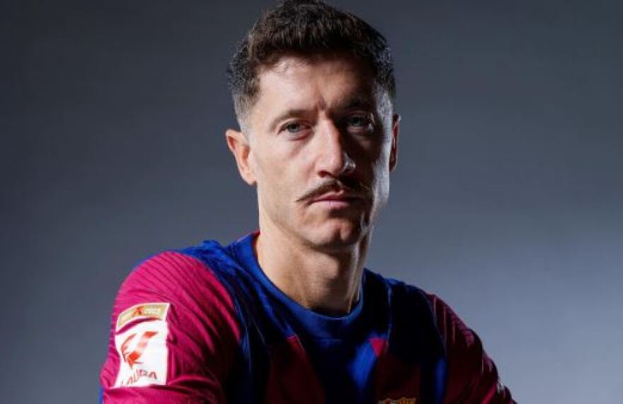 Μπαρτσελόνα: Οι ποδοσφαιριστές της άφησαν μουστάκια για καλό σκοπό - Φωτογραφίες