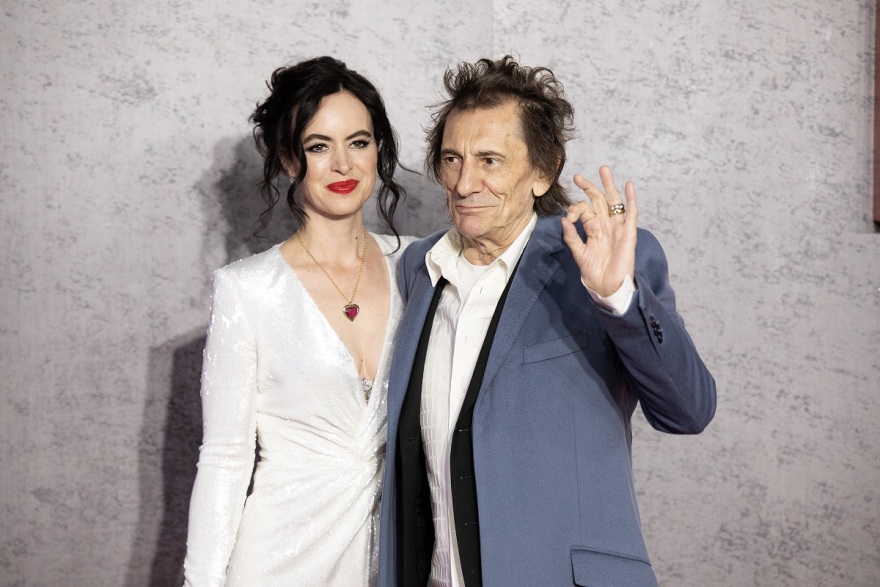 Χοακίν Φίνιξ: Στην πρεμιέρα του «Napoleon» μαζί με την συμπρωταγωνίστριά του, Βανέσα Κίρμπι, και τον Ρίντλεϊ Σκοτ