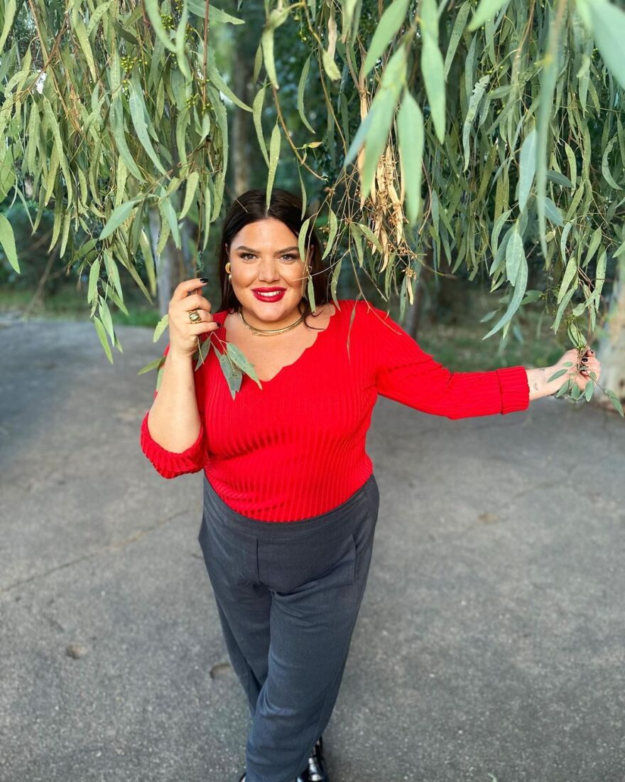 Η Δανάη Μπάρκα στην παλιά της γειτονιά: «Μπορείς να βγάλεις το κορίτσι απ' το Περιστέρι, αλλά όχι το Περιστέρι απ' το κορίτσι»