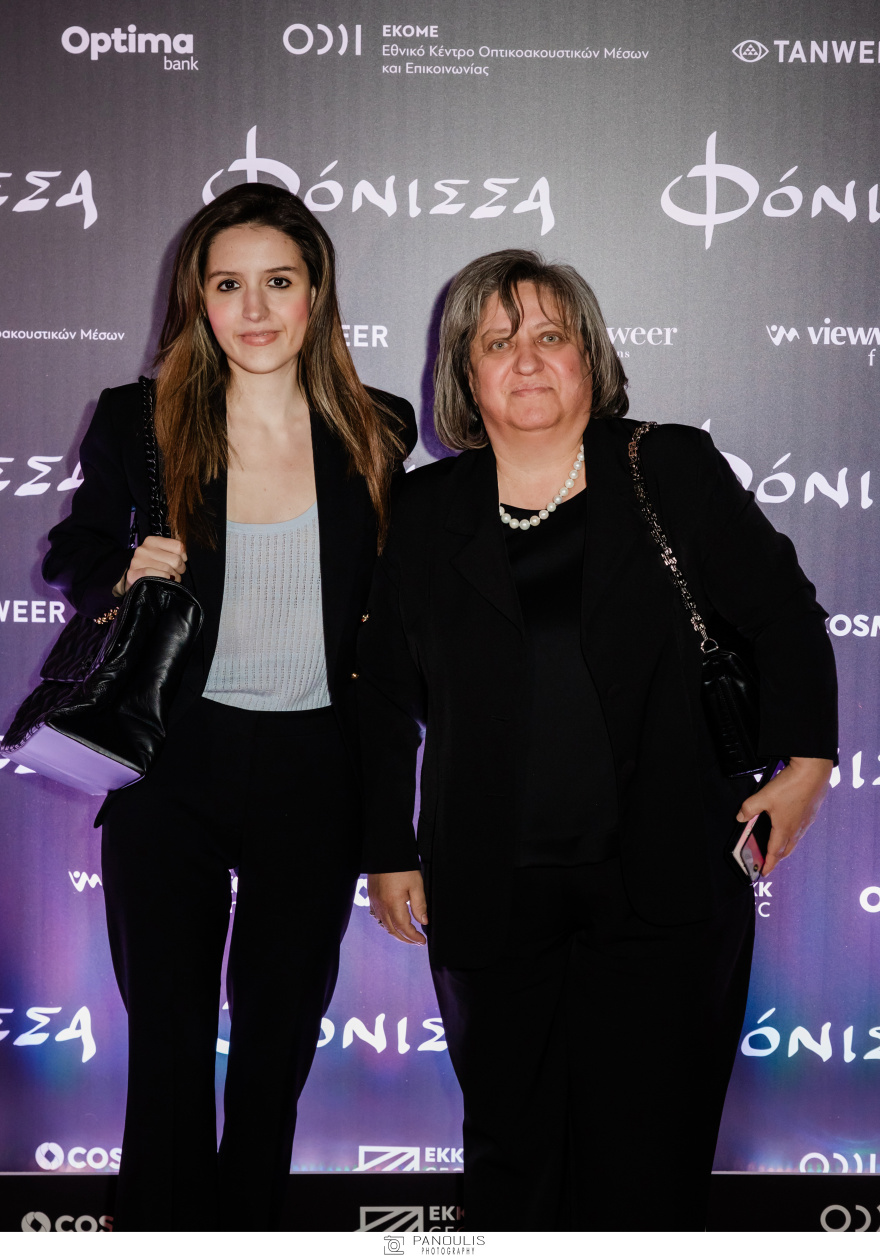 Επίσημη πρεμιέρα γεμάτη συγκίνηση για την ταινία «Φόνισσα»  - Το  μήνυμα της Καρυοφυλλιάς Καραμπέτη για το σεξισμό και την έμφυλη βία