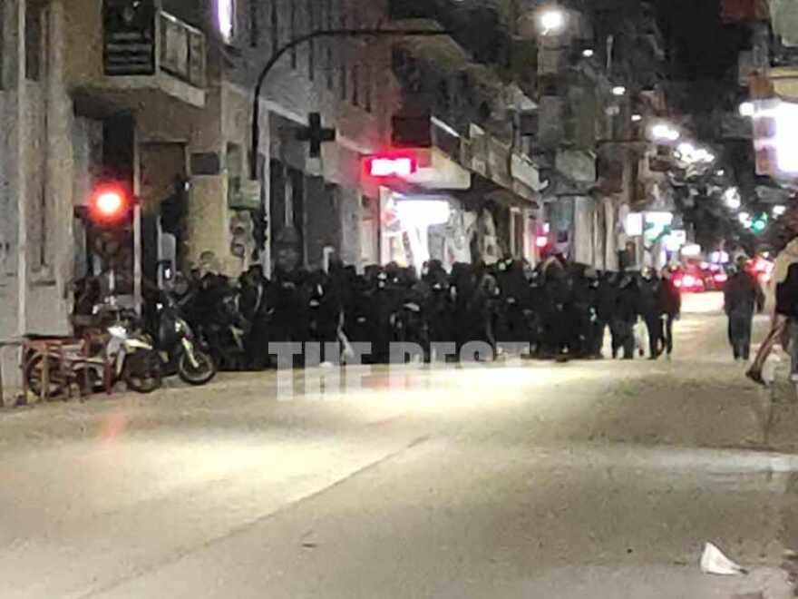 Επεισόδια σε Θεσσαλονίκη και Πάτρα στις πορείες για το Πολυτεχνείο - Έπεσαν μολότοφ και δακρυγόνα