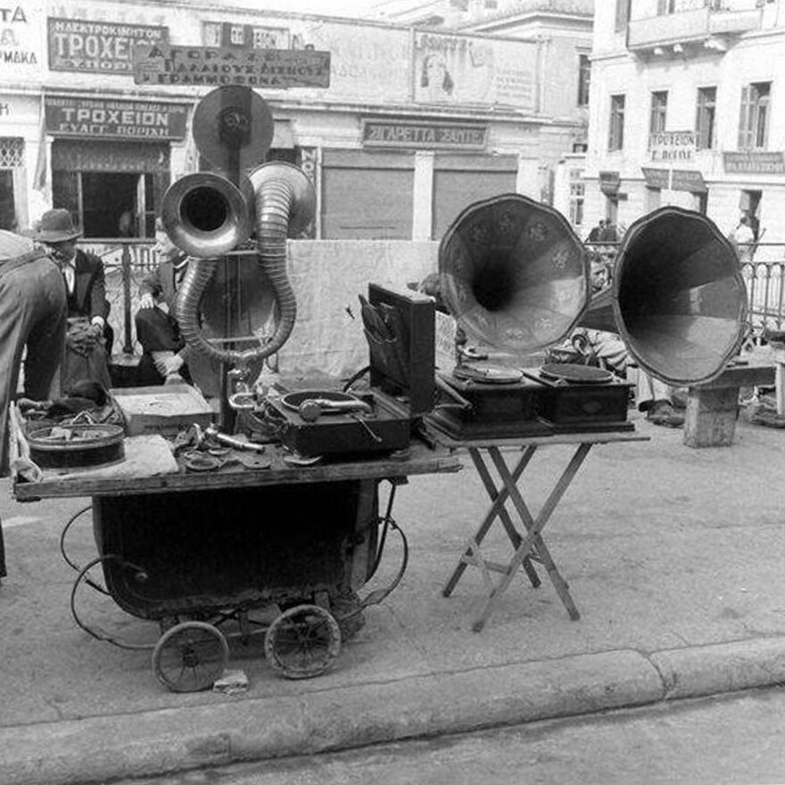 Κυριακή πρωί στη πλατεία Αβησσυνίας