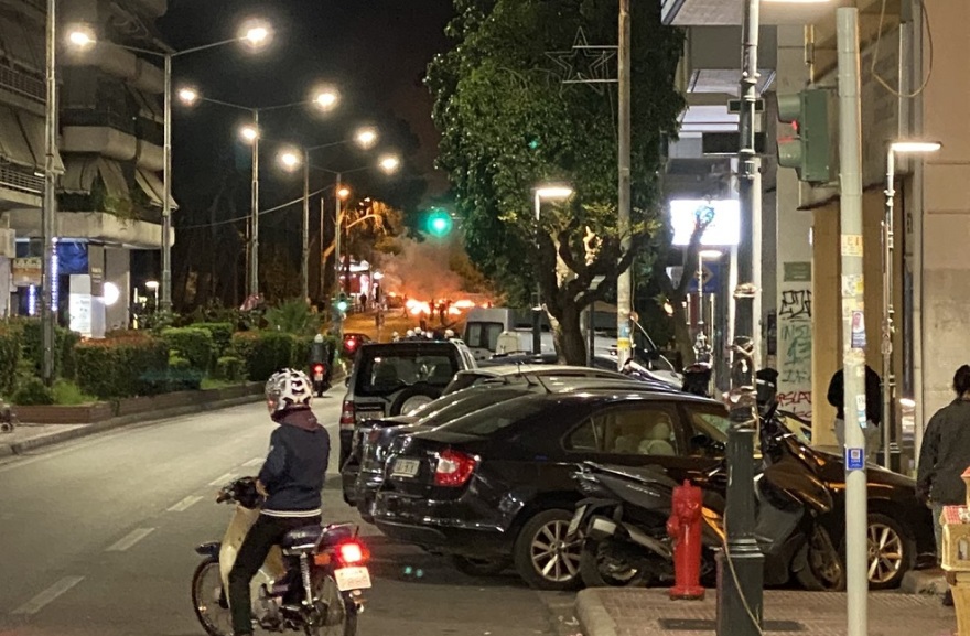 Επεισόδια με μολότοφ και οδοφράγματα στην Πανεπιστημιούπολη Ζωγράφου