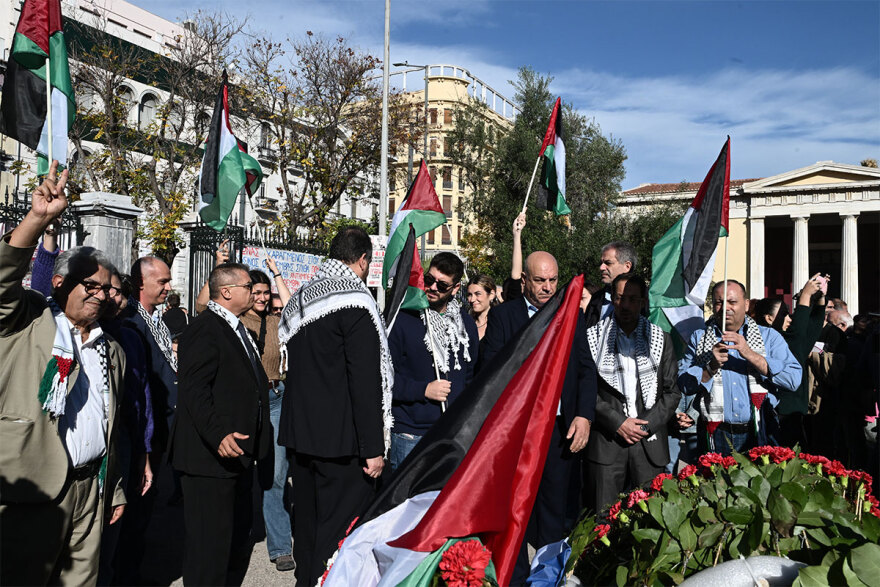 Πολυτεχνείο: Σε εξέλιξη οι εορτασμοί για την επέτειο - Δρακόντεια μέτρα ασφαλείας, κλειστοί δρόμοι και σταθμοί μετρό