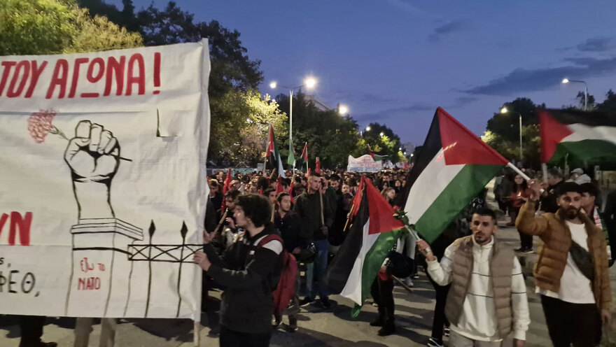 Πλήθος κόσμου στους δρόμους της Θεσσαλονίκης για την επέτειο του Πολυτεχνείου - Επί ποδός η ΕΛ.ΑΣ.