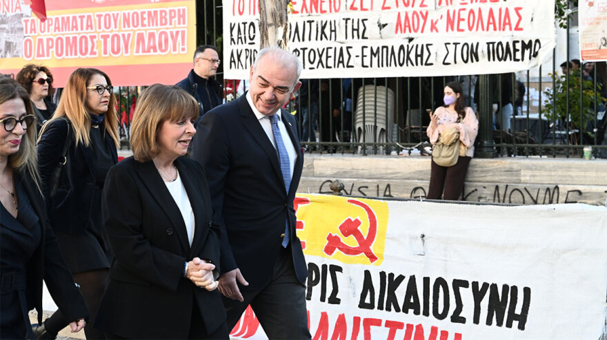 Επέτειος Πολυτεχνείου: Κατέθεσαν στεφάνι η Πρόεδρος της Δημοκρατίας και ο πρόεδρος της Βουλής