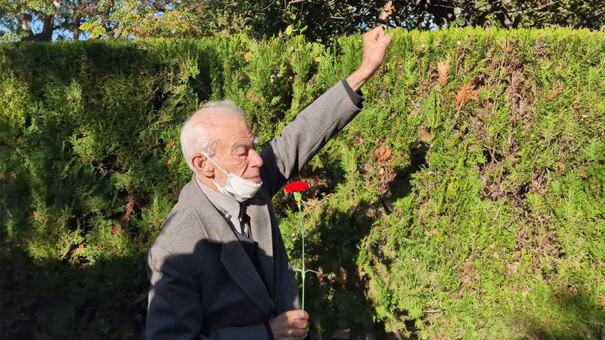 Πολυτεχνείο: Η Θεσσαλονίκη τιμά την επέτειο της εξέγερσης - Στεφάνια και λουλούδια στο μνημείο