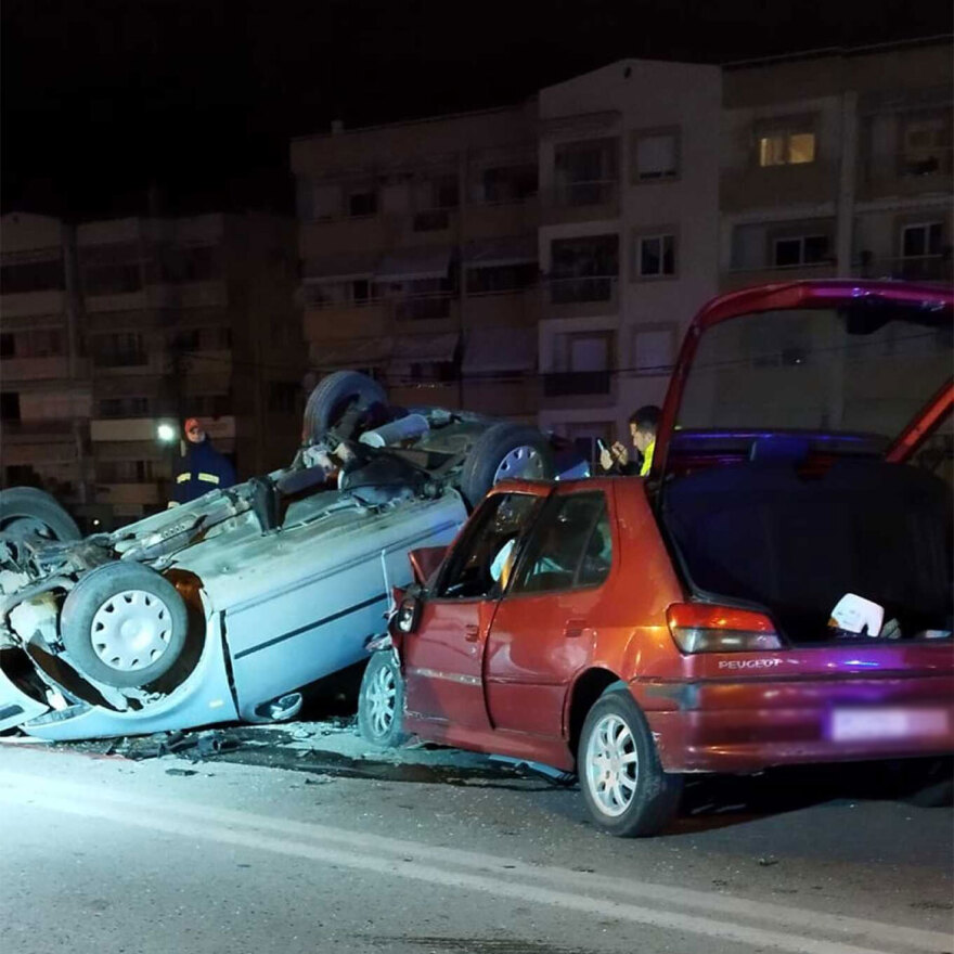 Θεσσαλονίκη: Ένας 24χρονος νεκρός και δύο 23χρονοι δίδυμοι σοβαρά τραυματίες σε τροχαίο