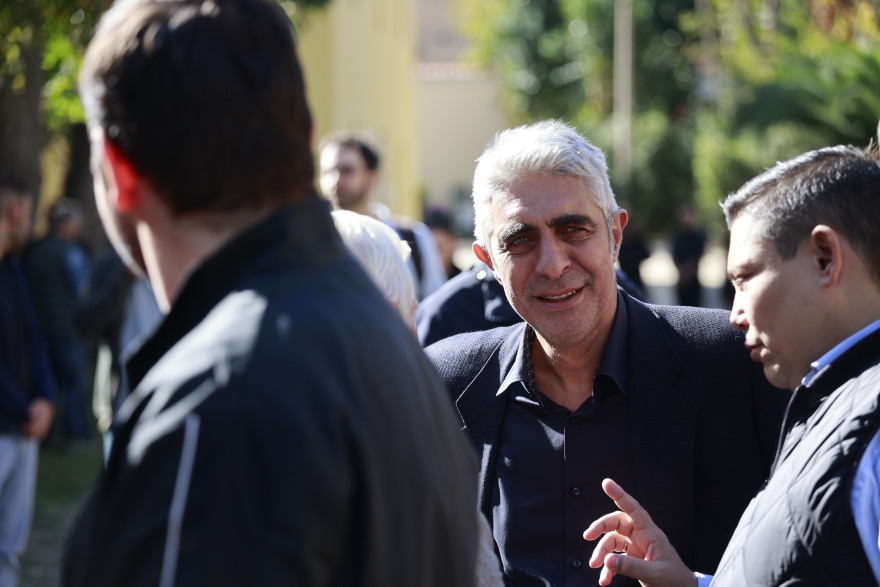 ΣΥΡΙΖΑ: Στεφάνι από τον Κασσελάκη στα ΕΑΤ-ΕΣΑ μετά το «άδειασμα» της Νεολαίας που πήγε στο Πολυτεχνείο - Φωτογραφίες