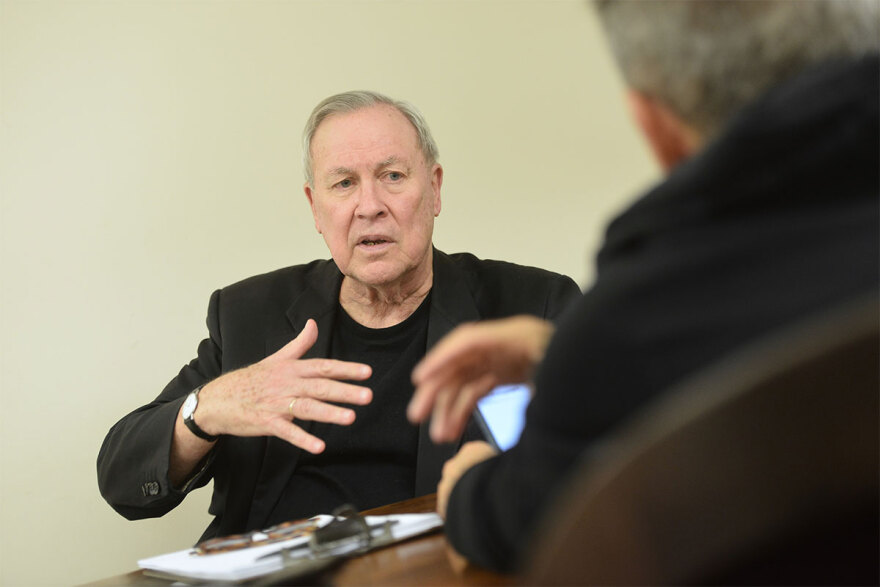 Ο Μπομπ Γουίλσον στον Δανίκα: H Mελίνα μου έσβησε το ποινικό μητρώο γιατί στην Κρήτη πήγα φυλακή για χασίς