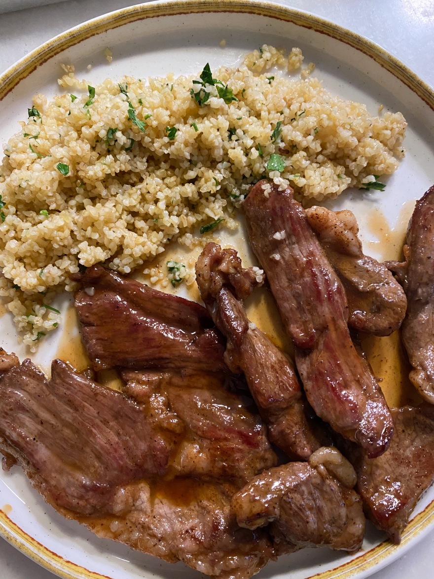 Περιβόλι στη Βάρη: Το αυθεντικό farm-to-table εστιατόριο που φέρνει τη φρεσκάδα του μποστανιού στο πιάτο μας