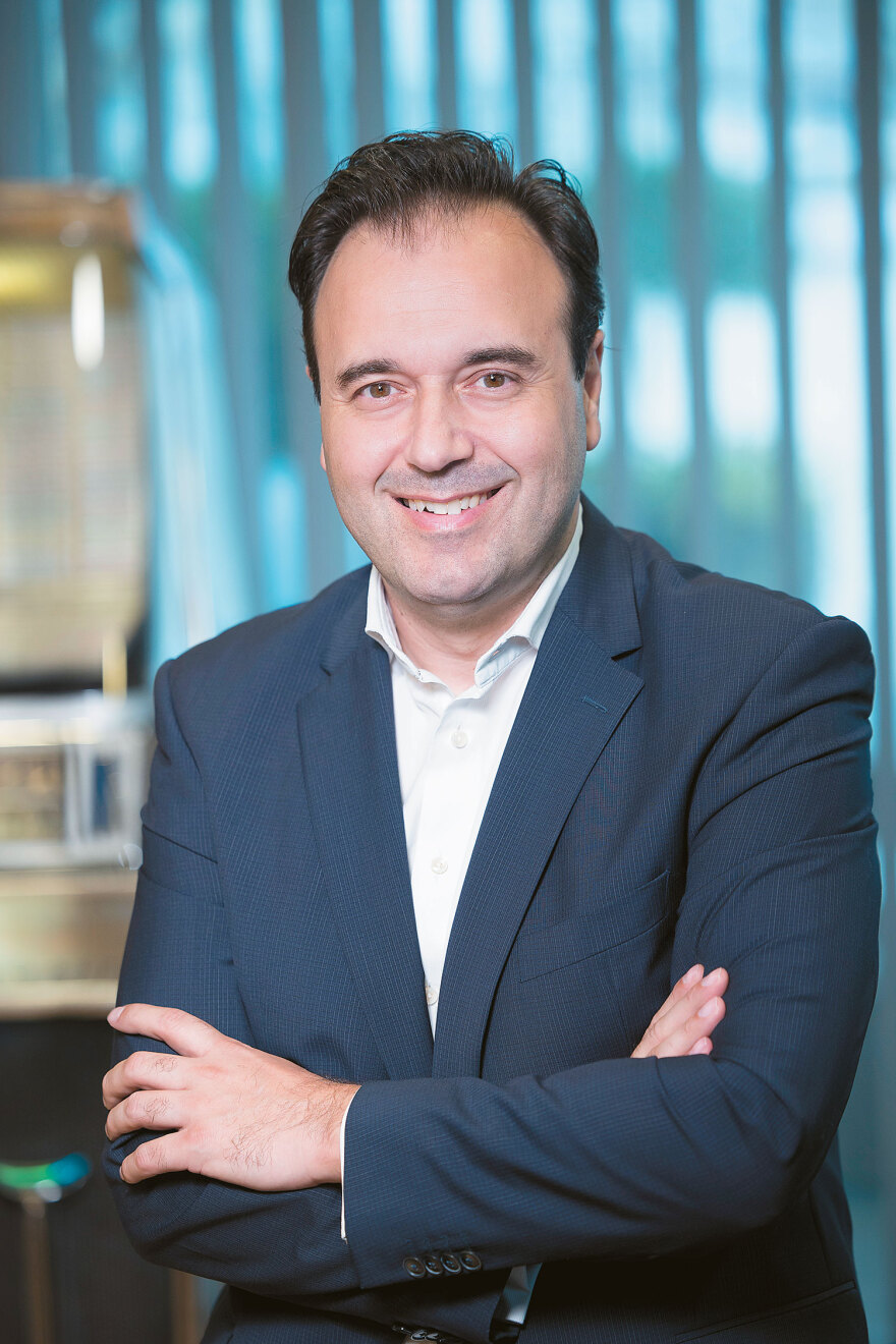 Η Τεχνητή Νοημοσύνη μπαίνει στο Δημόσιο για συντάξεις, συνταγογραφήσεις, δικαστήρια και πρόληψη φυσικών καταστροφών