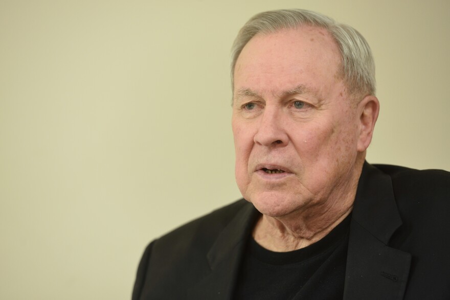 Ο Μπομπ Γουίλσον στον Δανίκα: H Mελίνα μου έσβησε το ποινικό μητρώο γιατί στην Κρήτη πήγα φυλακή για χασίς