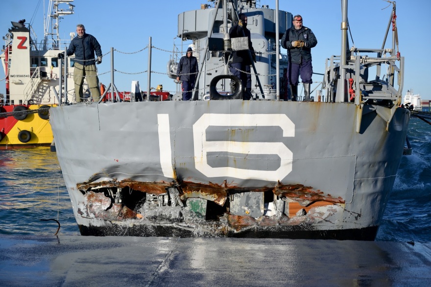 Αντιτορπιλικό Βέλος: Σήμερα οι αποφάσεις για το πού και πώς θα επιδιορθωθούν οι ζημιές από τη θαλασσοταραχή