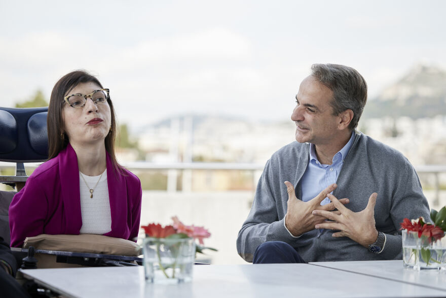 Μητσοτάκης: Ο διάλογος με ωφελούμενη του Προσωπικού Βοηθού - «Δεν θέλουμε τα ΑμεΑ να ζουν με επιδόματα» - Δείτε βίντεο 