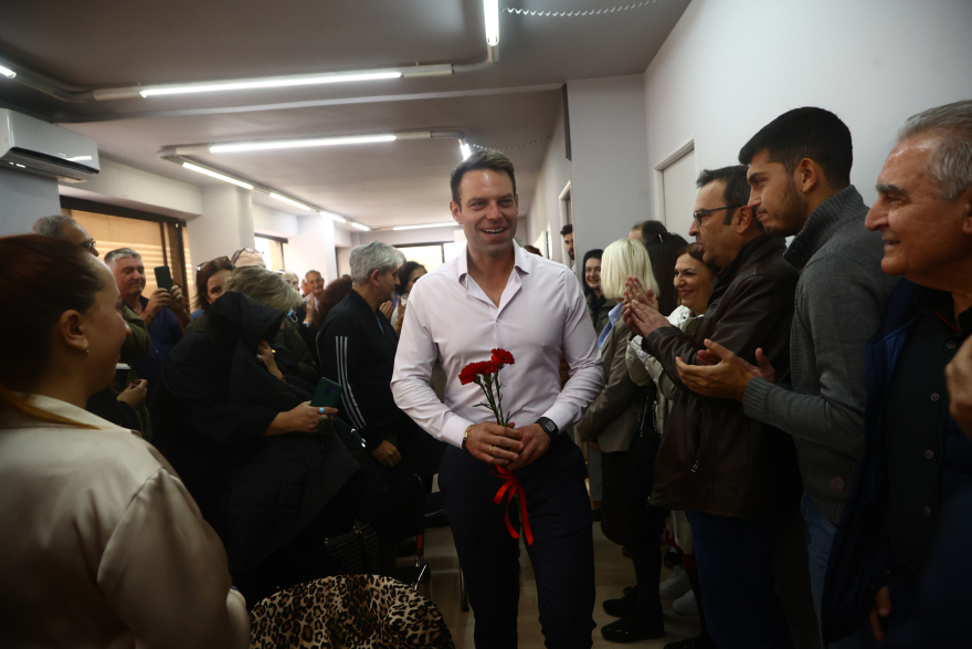 Στέφανος Κασσελάκης: Πρώτη επίσκεψη στα γραφεία του ΣΥΡΙΖΑ στη Θεσσαλονίκη - «Είμαι πολύ περήφανος» (φωτογραφίες)