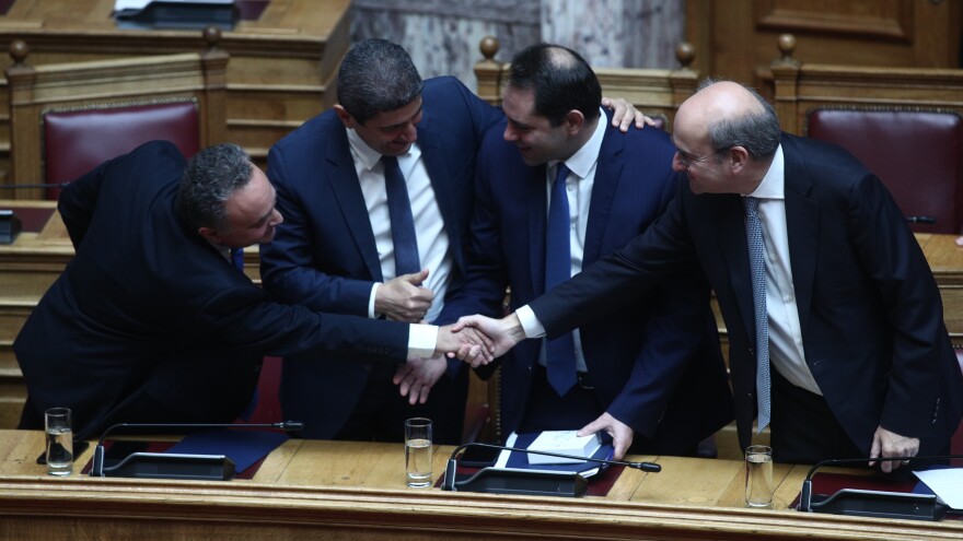 Προϋπολογισμός: Ανάπτυξη 2,4% και πρωτογενές πλεόνασμα 1,1% και καλύτεροι μισθοί το 2024