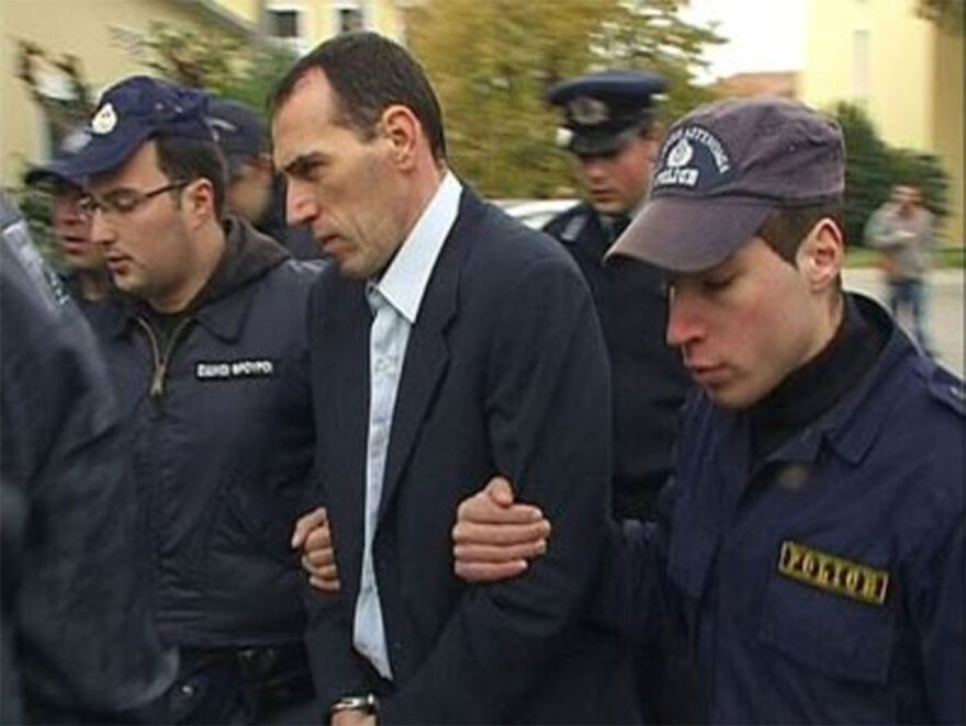 Γιάννης Κατσιλάμπρος: Ο καθηγητής μουσικής που τσιμέντωσε τη γυναίκα του στο πάρκο που έπαιζαν τα παιδιά τους 