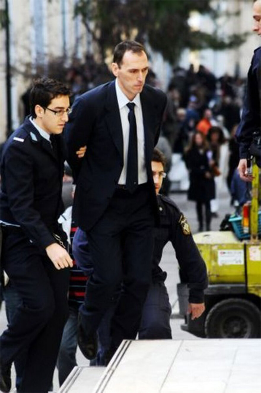 Γιάννης Κατσιλάμπρος: Ο καθηγητής μουσικής που τσιμέντωσε τη γυναίκα του στο πάρκο που έπαιζαν τα παιδιά τους 