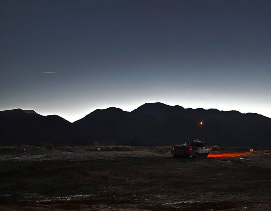 ΓΕΣ: Εντυπωσιακές εικόνες από τις βολές τεθωρακισμένων Leopard 1A5 για την εκπαίδευση Ανθυπίλαρχων