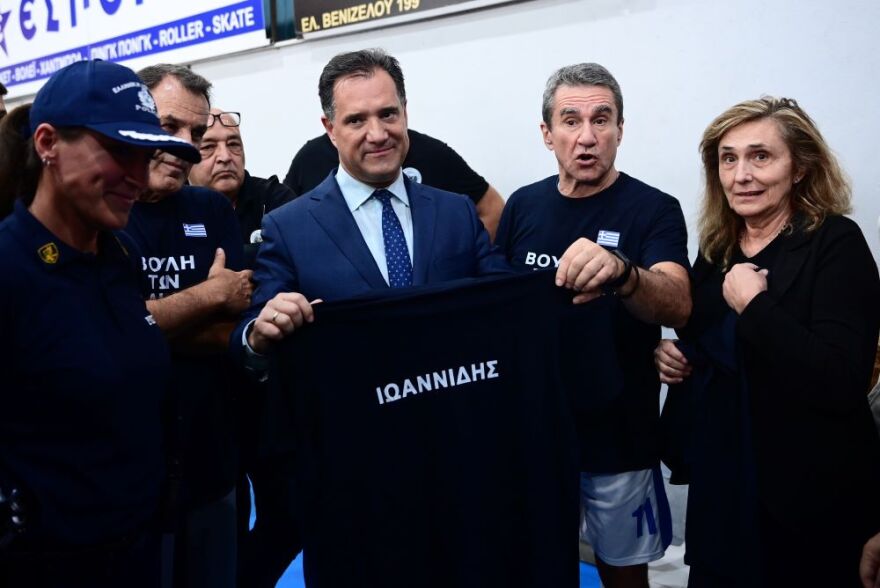 Φιλικός αγώνας μπάσκετ από βουλευτές και αστυνομικούς προς τιμήν του Γιάννη Ιωαννίδη