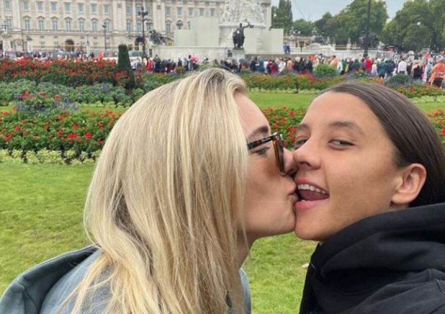 Σαμ Κερ: Έχασε την Χρυσή Μπάλα αλλά κέρδισε την καρδιά της συντρόφου της και παντρεύονται - Φωτογραφίες 