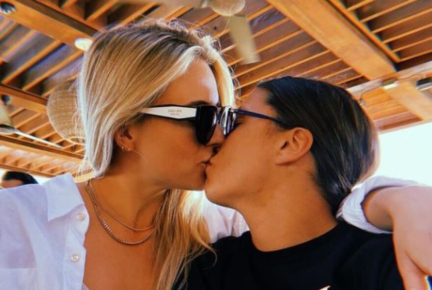 Σαμ Κερ: Έχασε την Χρυσή Μπάλα αλλά κέρδισε την καρδιά της συντρόφου της και παντρεύονται - Φωτογραφίες 