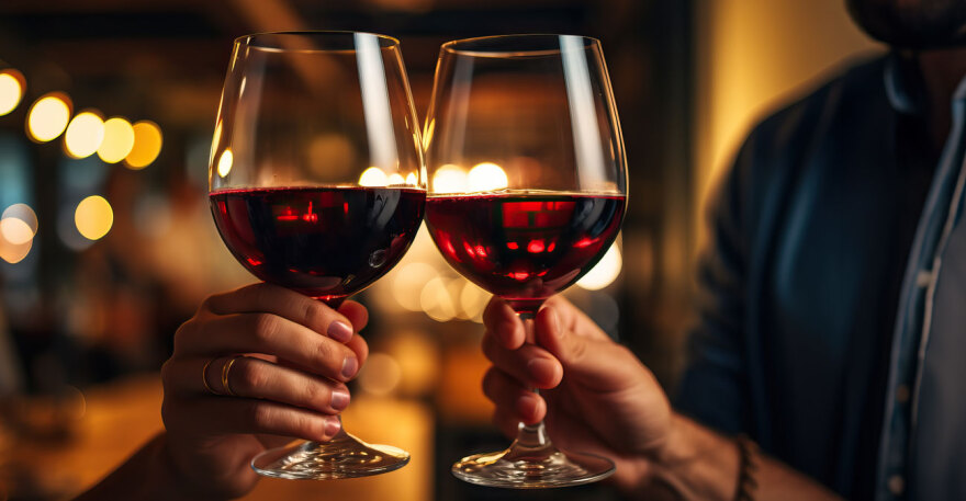 Η άγνωστη ουσία που ευθύνεται για τους πονοκεφάλους από το κόκκινο κρασί 